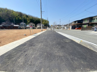【前面道路含む現地写真】