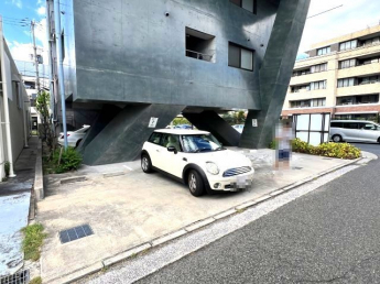 【駐車場】