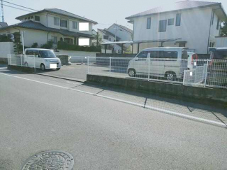 松山市鷹子町の駐車場の画像