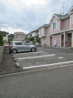 駐車場があるので、車を買う予定の方も安心です