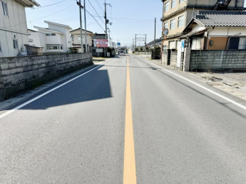 【前面道路含む現地写真】