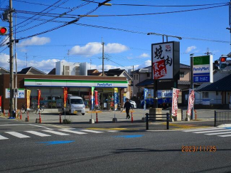 ファミリーマート伊丹堀池店まで414m