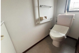 シャワートイレ　１階　２階共