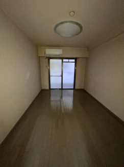 室内です。