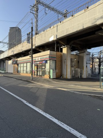 お向かいにセブンイレブン
