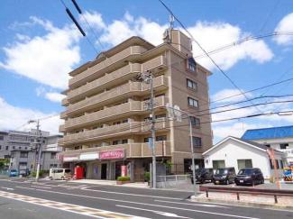 １階店舗（対象物件は真ん中Ｂ号室）