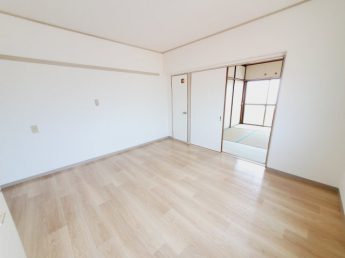 【寝室】