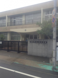 松原市立三宅小学校まで450m