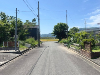 【前面道路含む現地写真】