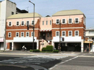 外観を南西側より撮影