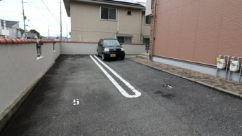 【駐車場】