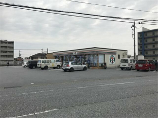 セブンイレブン彦根小泉町店まで747m