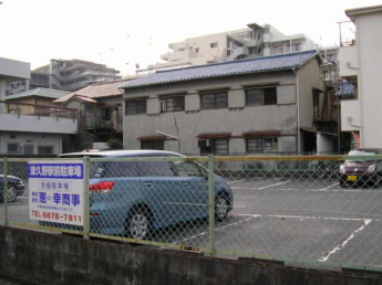 津久野駅前駐車場の画像