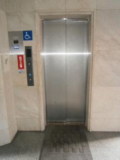 エレベーターまで1m