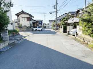 【前面道路含む現地写真】