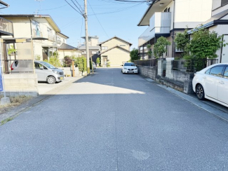 【前面道路含む現地写真】