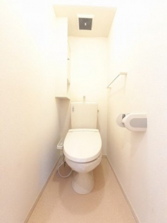 コンパクトで使いやすいトイレです