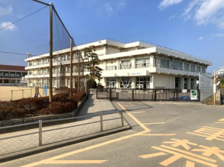 北島町立北島小学校まで2023m