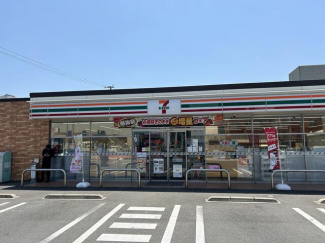 セブンイレブン　松山土居田西店まで550m