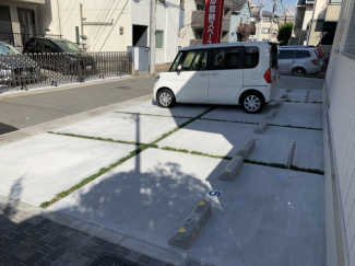 【駐車場】