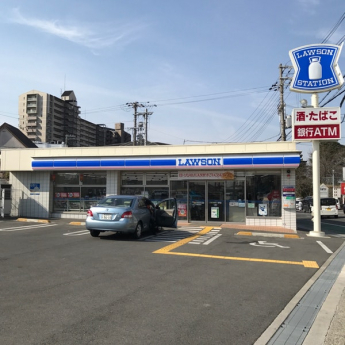 ローソン和泉万町店まで585m