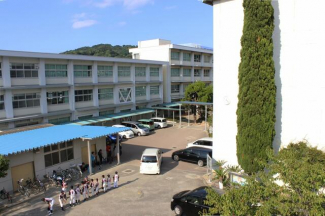 潮見小学校まで300m