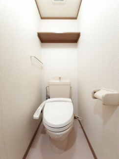 コンパクトで使いやすいトイレです