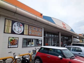 松山生協椿店様まで300m