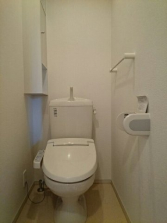 コンパクトで使いやすいトイレです