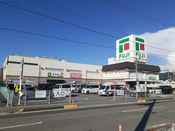 フジ伊予店様まで1300m