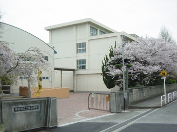 二見小学校まで160ｍ