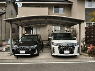 駐車はカーポートで並列2台可