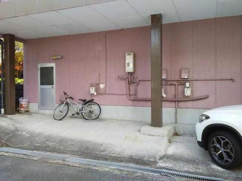 バイク駐輪場