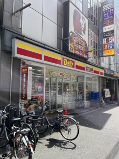 デイリーヤマザキ梅田お初天神店まで156m