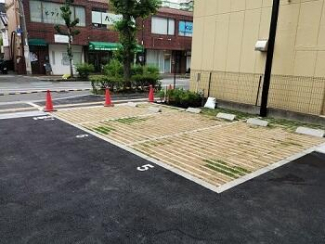 テナント駐車場