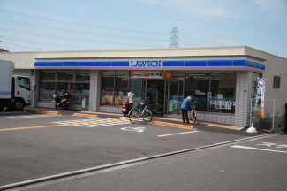 ローソン八尾西山本町一丁目店まで230m