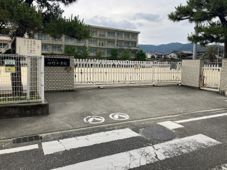 松山市立小野小学校まで1393m