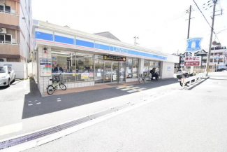 ローソン城東永田四丁目店まで93m