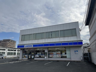 ローソン枚方南中振二丁目店まで128m