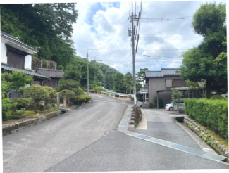 【前面道路含む現地写真】