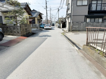 前面道路西側