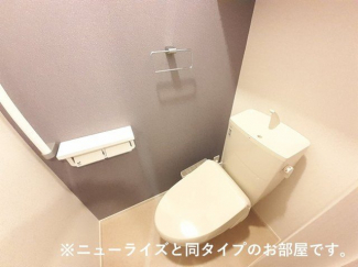 ゆったりとした空間のトイレです