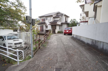 【駐車場】