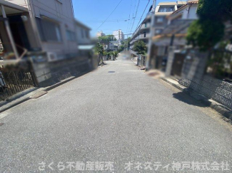 【前面道路含む現地写真】