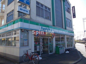 ファミリーマート 富野荘駅前店まで900m