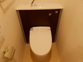 シンプルで使いやすいトイレです