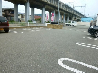 車をお持ちの方に嬉しい駐車場付きの物件です