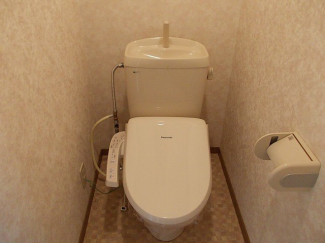 コンパクトで使いやすいトイレです