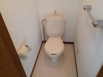 コンパクトで使いやすいトイレです