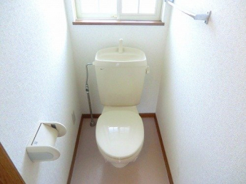 コンパクトで使いやすいトイレです